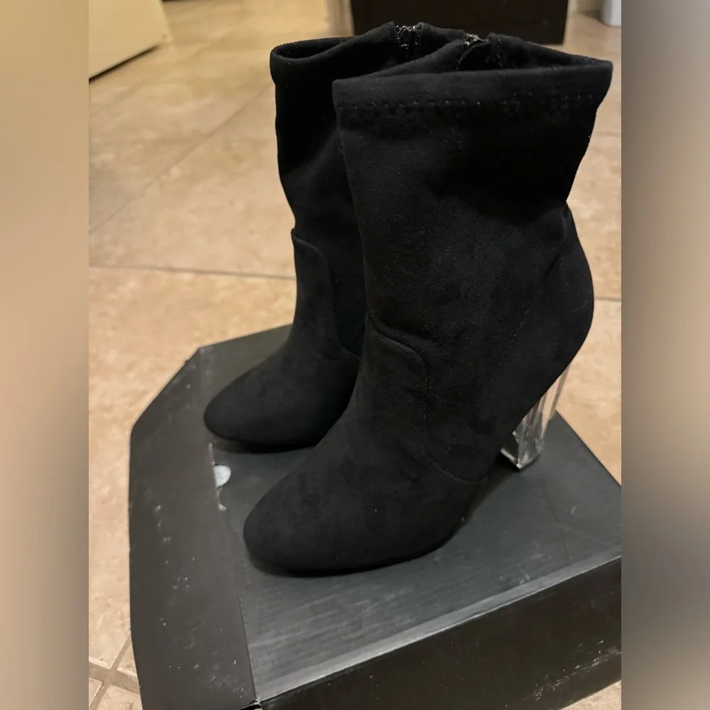 NIB Fashion Nova Luna Ankle Bootie - Picture 2 of 10